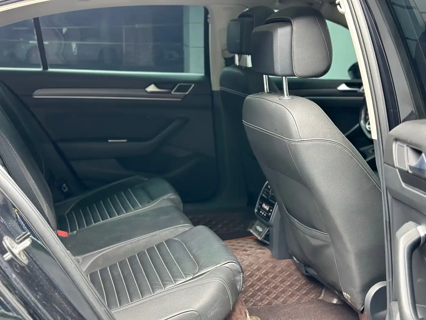 Volkswagen Magotan 2020 330TSI DSG Leading фото 8