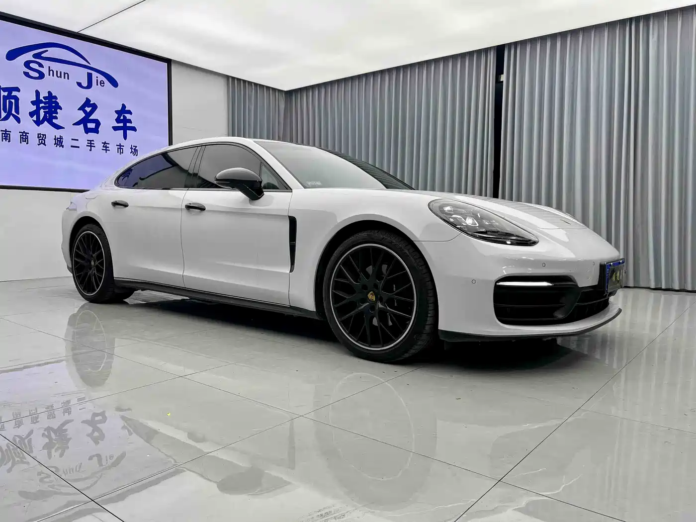 Porsche Panamera 2023 Panamera 4 Executive Long Wheelbase 2.9T фото 7