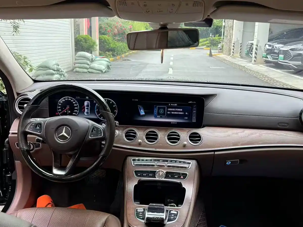Mercedes-Benz E-Class 2016 E 300 L Luxury фото 4