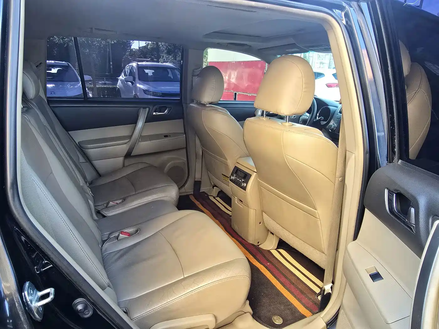 Photo 5 - Toyota Highlander