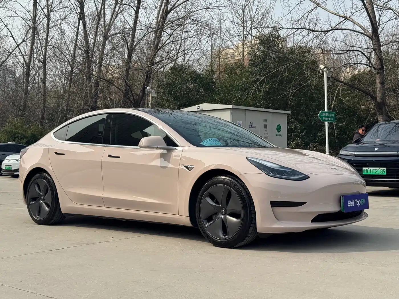 TESLA MODEL 3