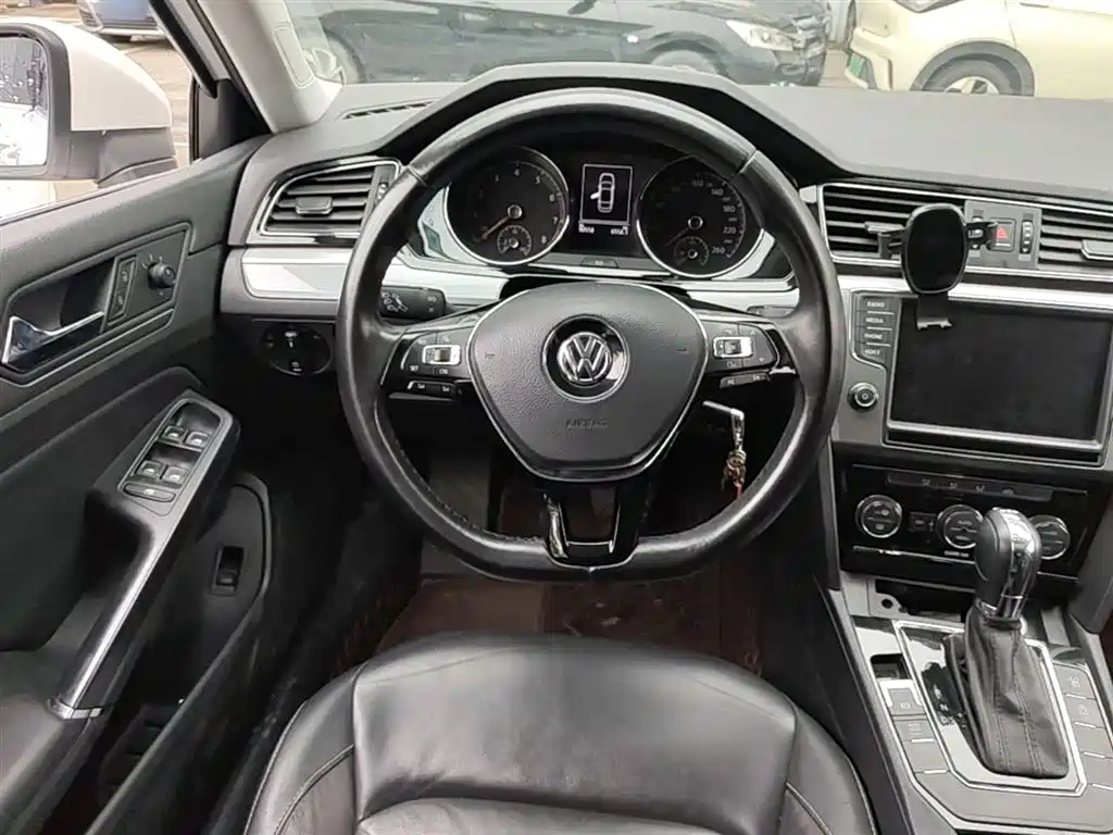 Volkswagen Lamando 2018 280TSI DSG Comfort Edition фото 11