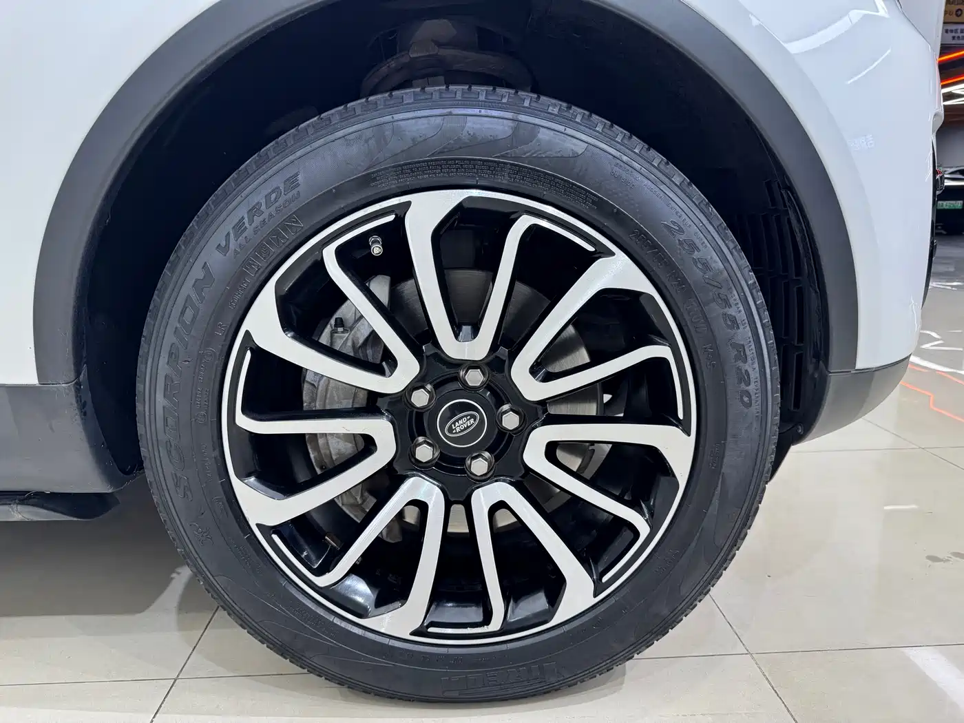 Land Rover Discovery 2019 3.0 SC V6 HSE LUXURY фото 17