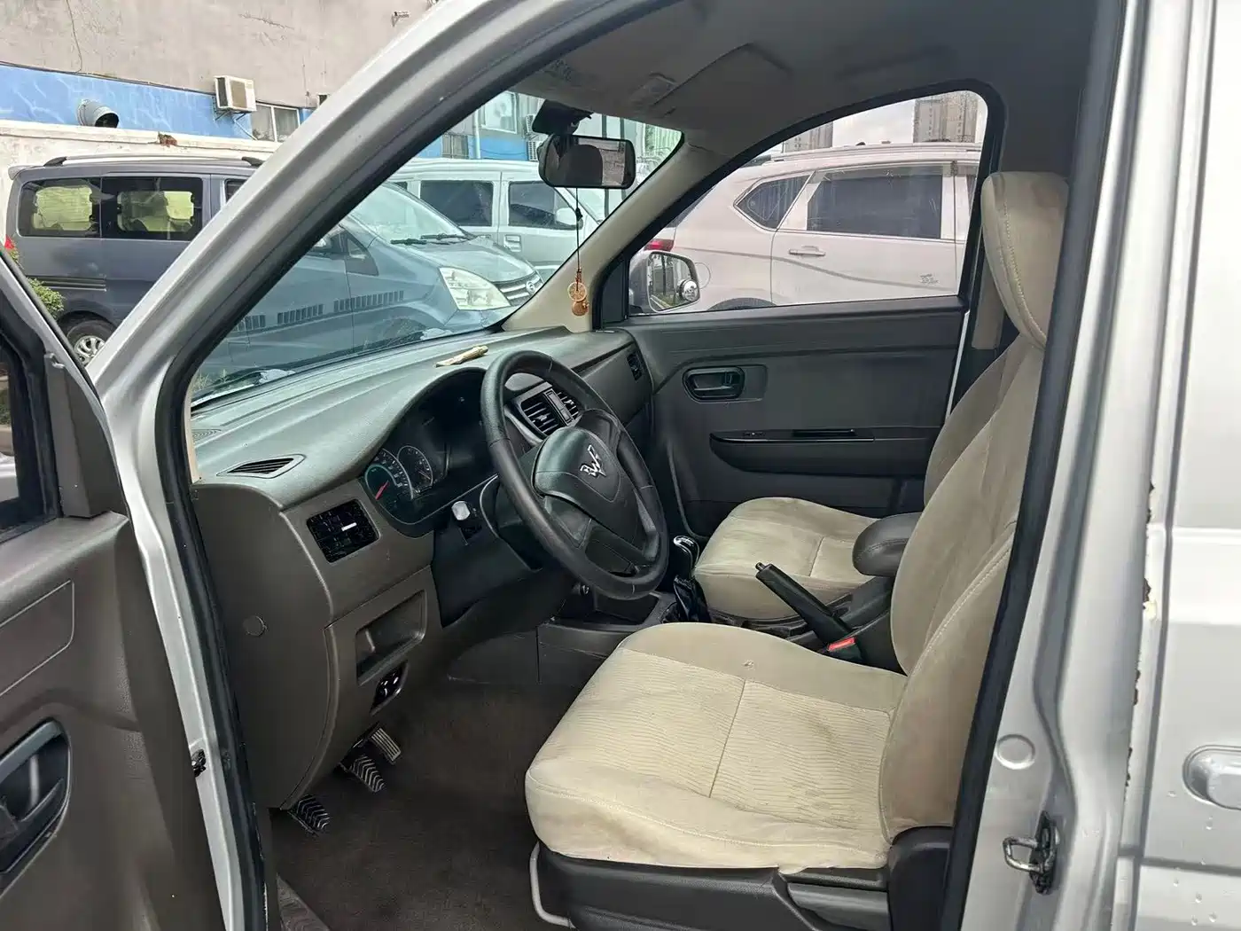 Wuling Motors Wuling Rongguang V 2019 2019 1.5L Standard China VI LAR
