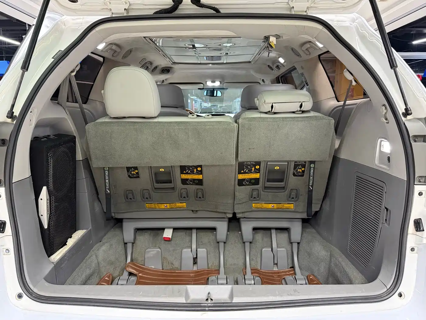 Toyota Sienna 2015 3.5L 2WD LE фото 9