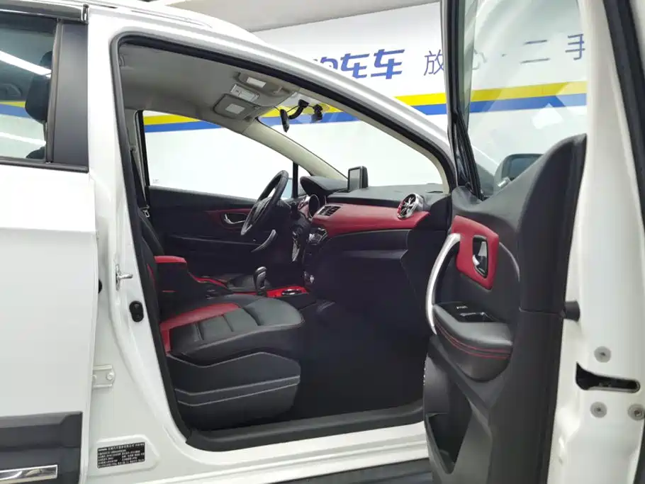 Haval H1 2015 2015 1.5L AMT Luxury
