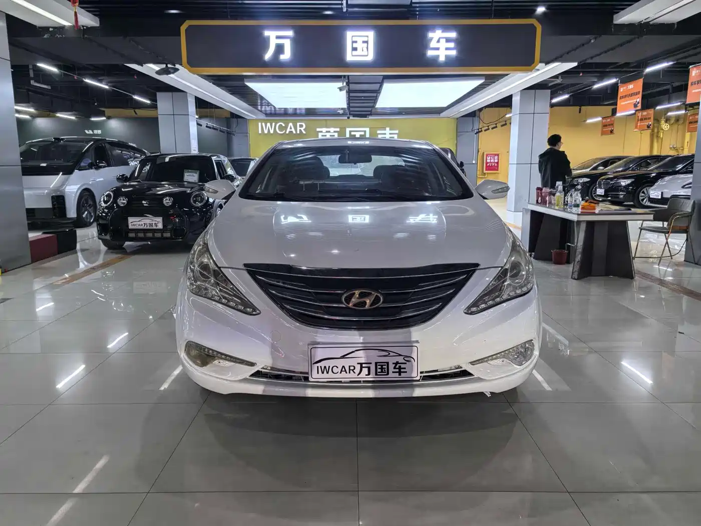 Hyundai Sonata 2013 Model 2.0L Automatic Leading Edition фото 2