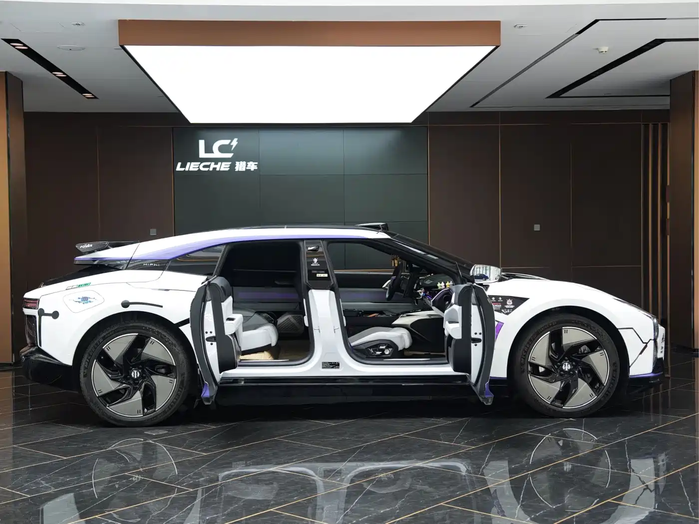 HiPhi Z 2023 4-Seater Edition фото 4