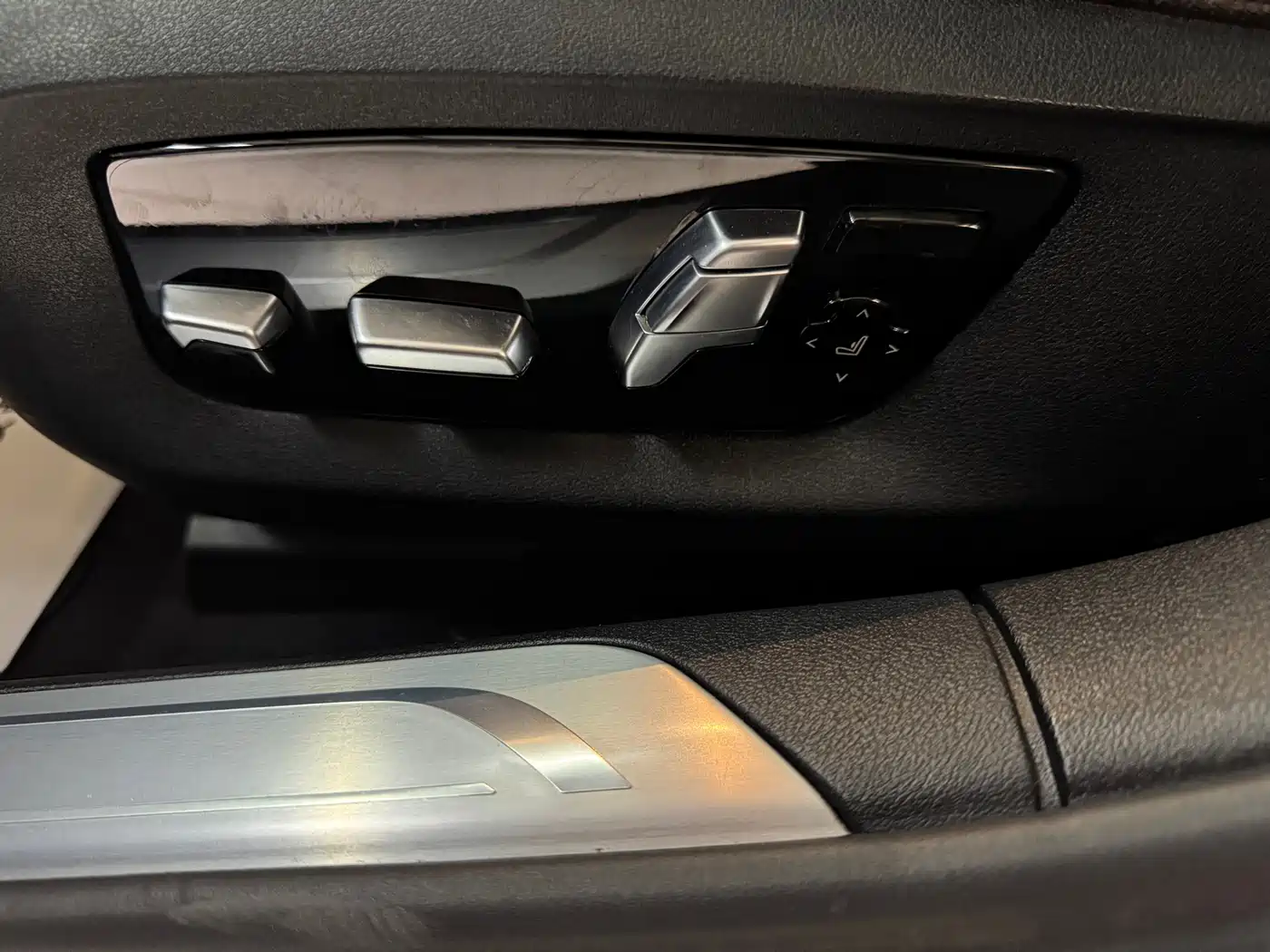 BMW 7 Series 2021 Model 730Li M Sport Package фото 13