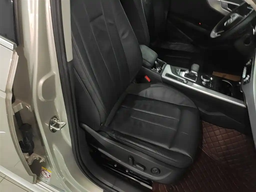 Audi A4L 2017 40 TFSI Fashion Edition фото 25