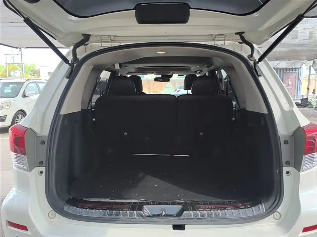 Nissan Terra 2019 2018 2.5L Automatic AWD Flagship