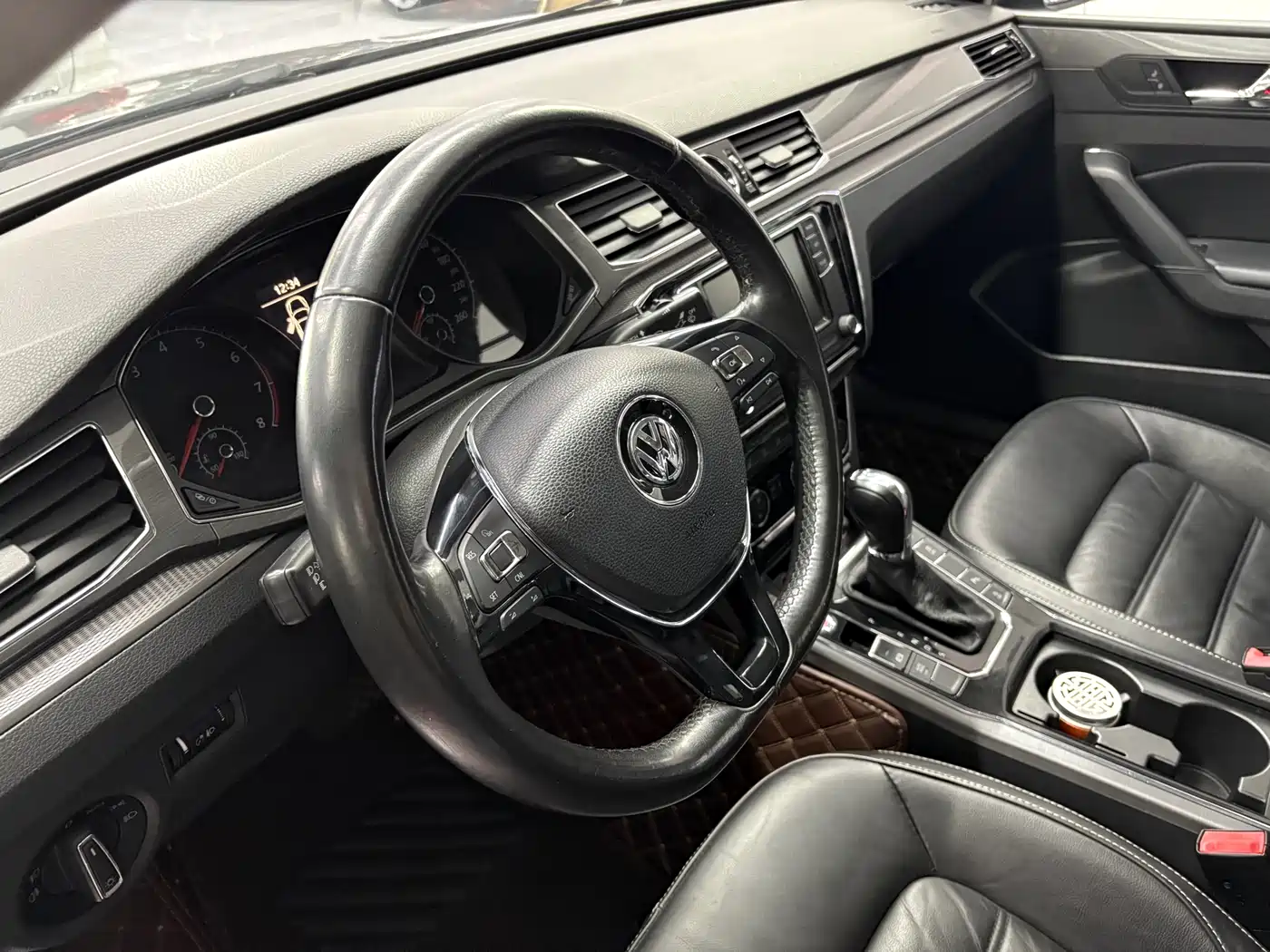 Volkswagen Passat 2017 330TSI DSG Prestige фото 11