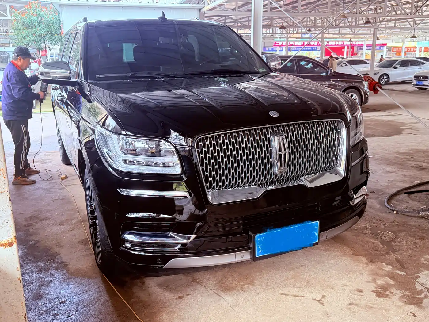 LINCOLN NAVIGATOR