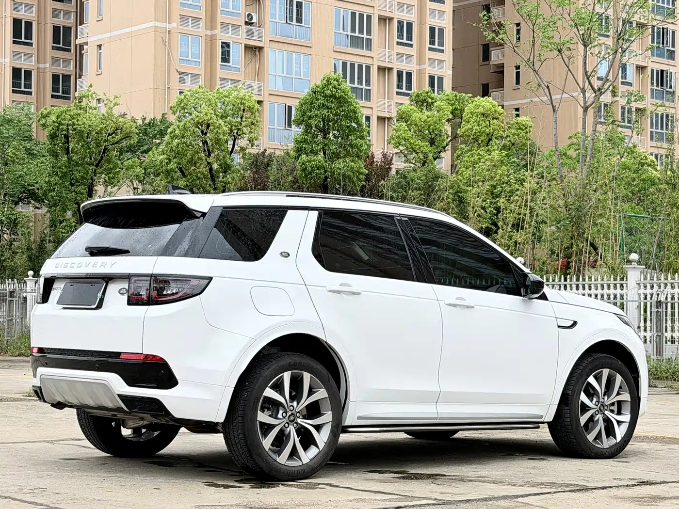 Land Rover Discovery Sport 2025 249PS Performance Tech Edition фото 24