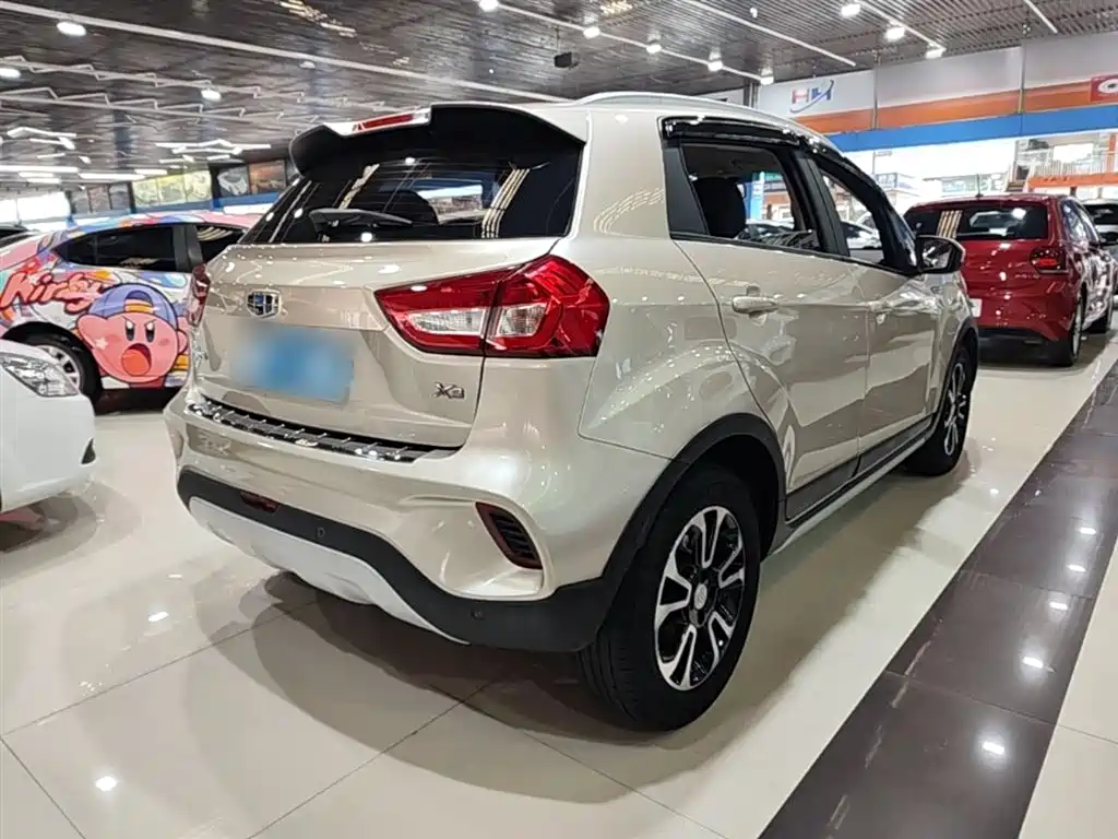 Фото 7 - Geely Vision X3