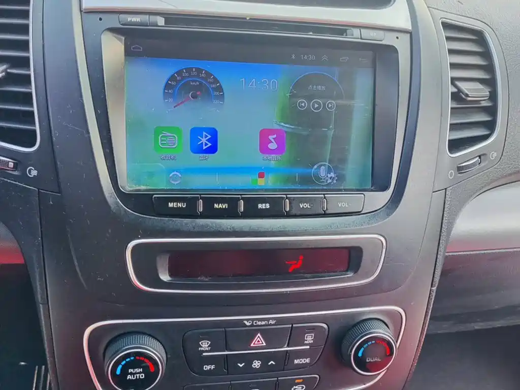 Photo 12 - Kia Sorento