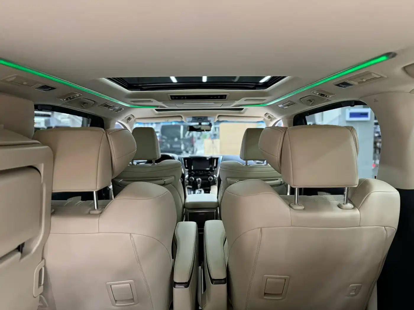 Toyota Alphard 2018 3.5L Premium фото 5