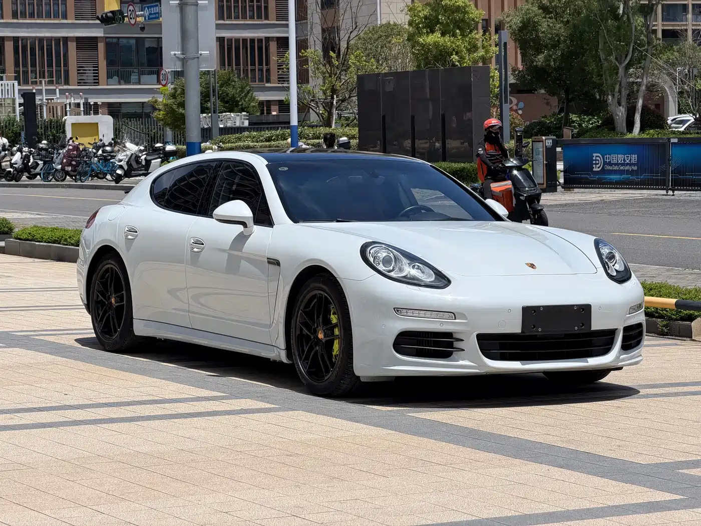 Porsche Panamera 2016 Panamera Edition 3.0T фото 3
