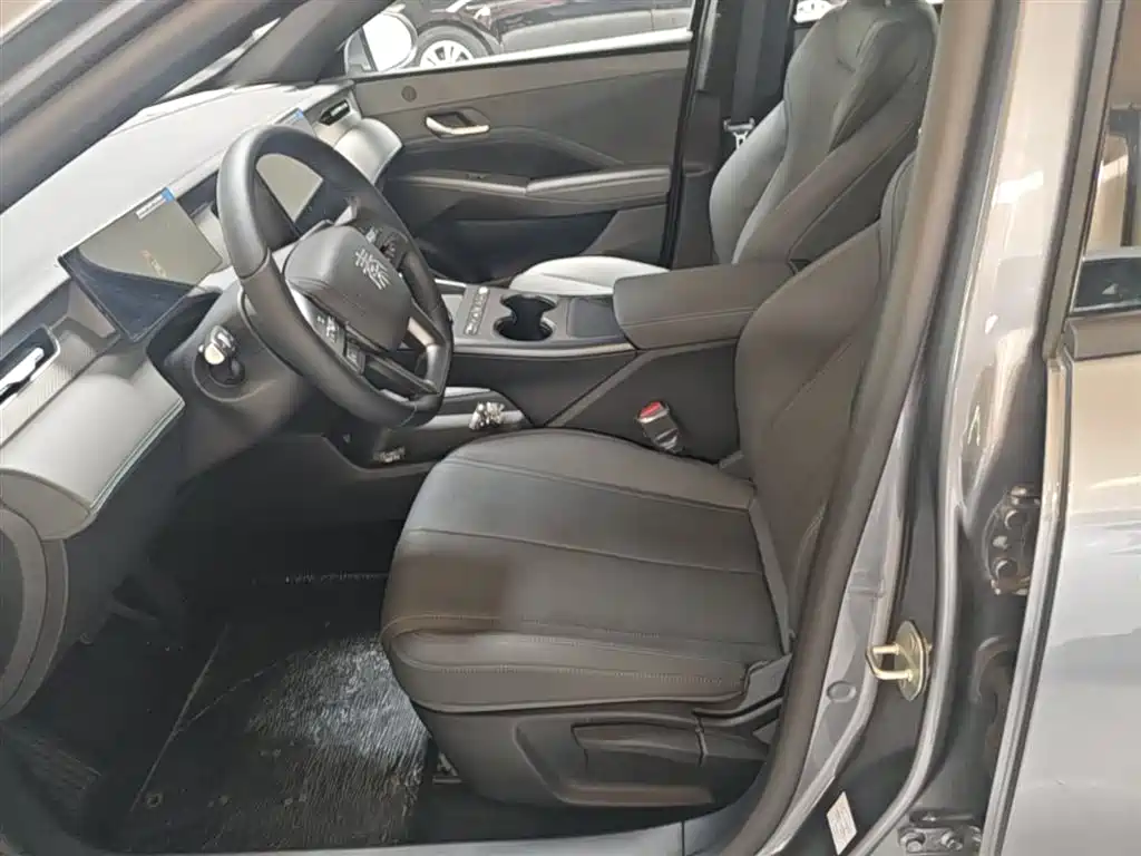 BYD Qin PLUS 2026 DM-i Smart Edition 128KM Progressive фото 15