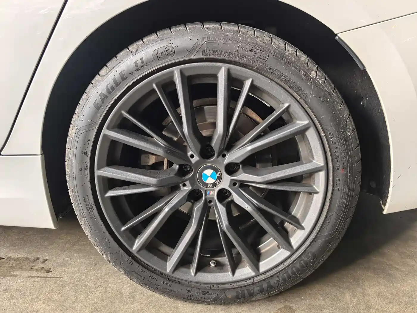 BMW 3 Series 2021 325Li M Sport Night Edition фото 19