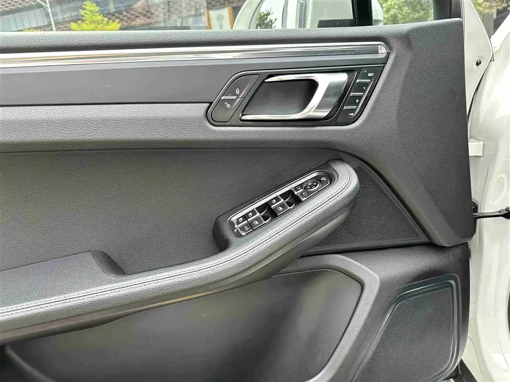 Porsche Macan 2014 Macan 2.0T фото 18