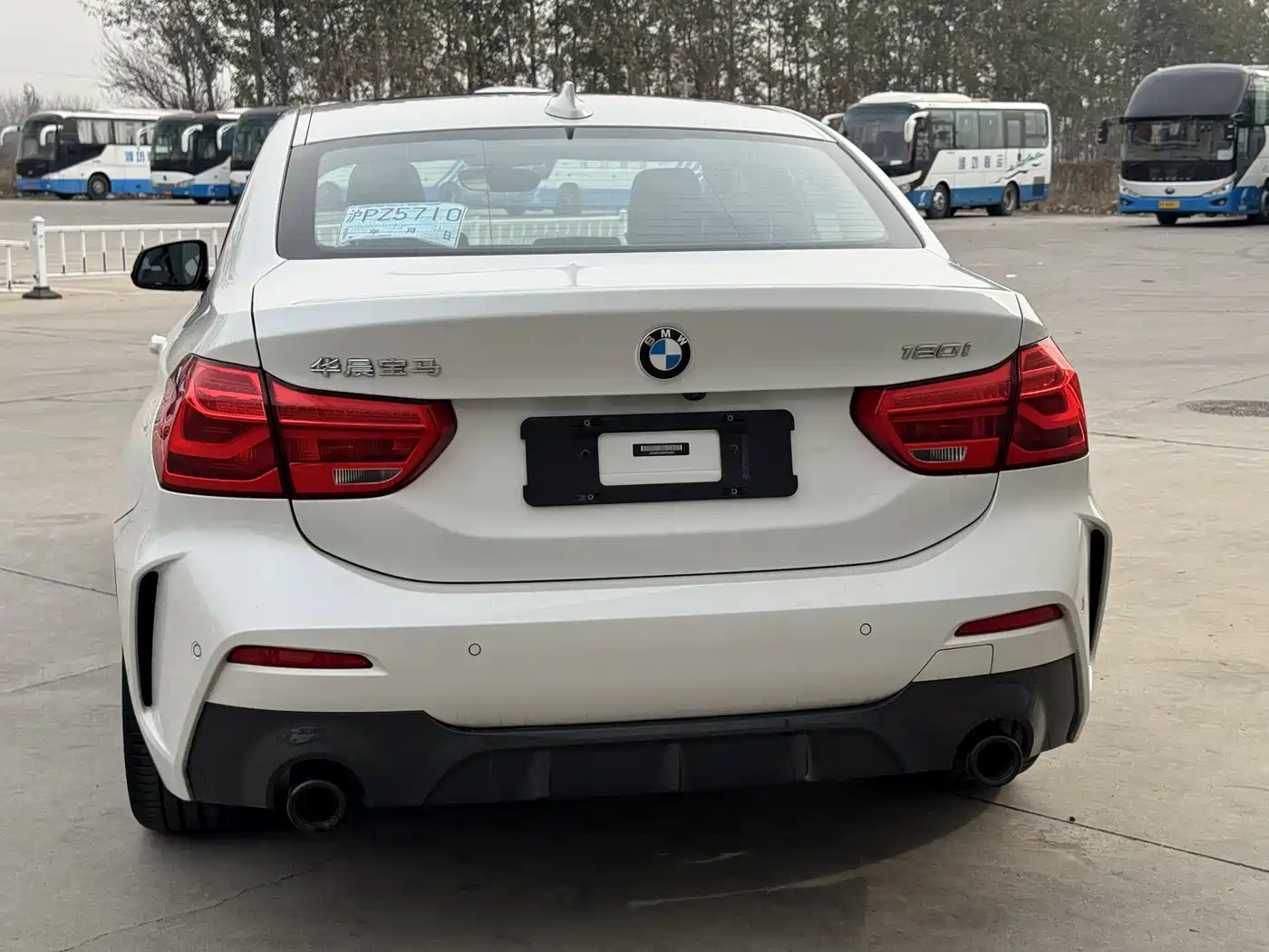 BMW 1 Series 2021 120i M Sport Shadow Edition фото 3