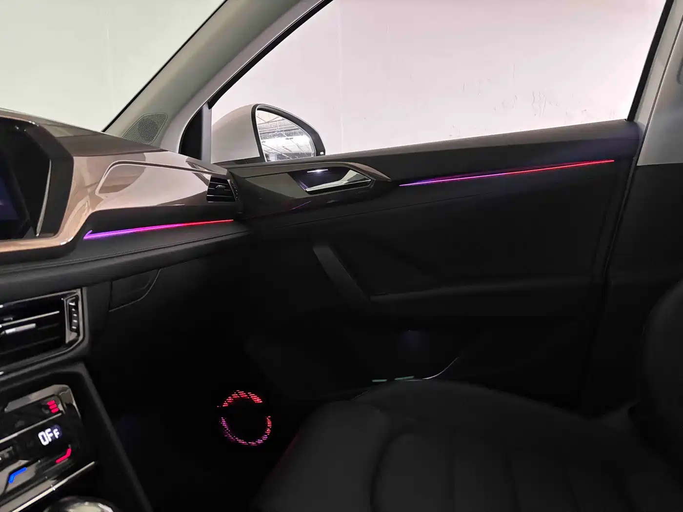 Volkswagen Tharu 2022 280TSI FWD Luxury Edition фото 14