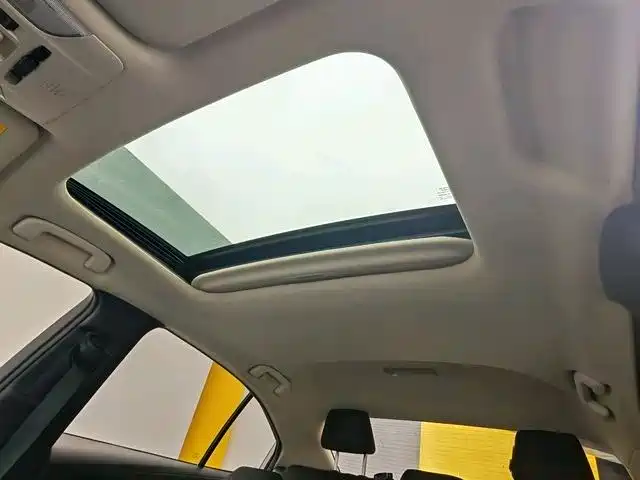 Toyota Corolla 2021 Hybrid 1.8L E-CVT Elite Edition фото 11