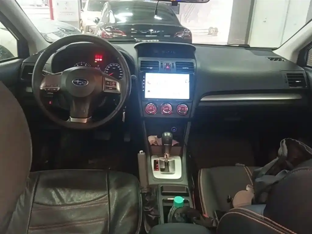 Subaru XV 2014 2.0i Comfort фото 10