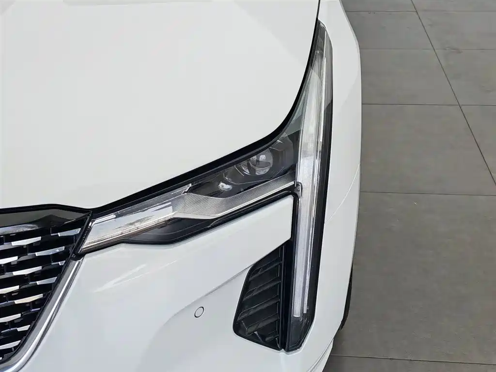 CADILLAC CT4