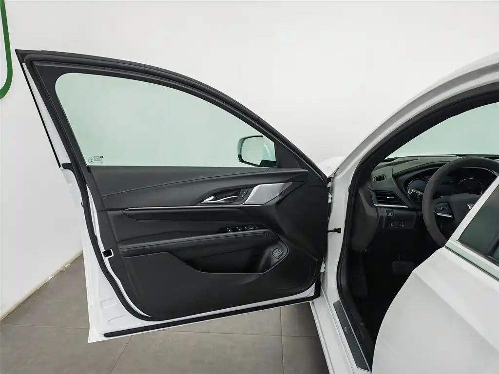 CADILLAC CT4