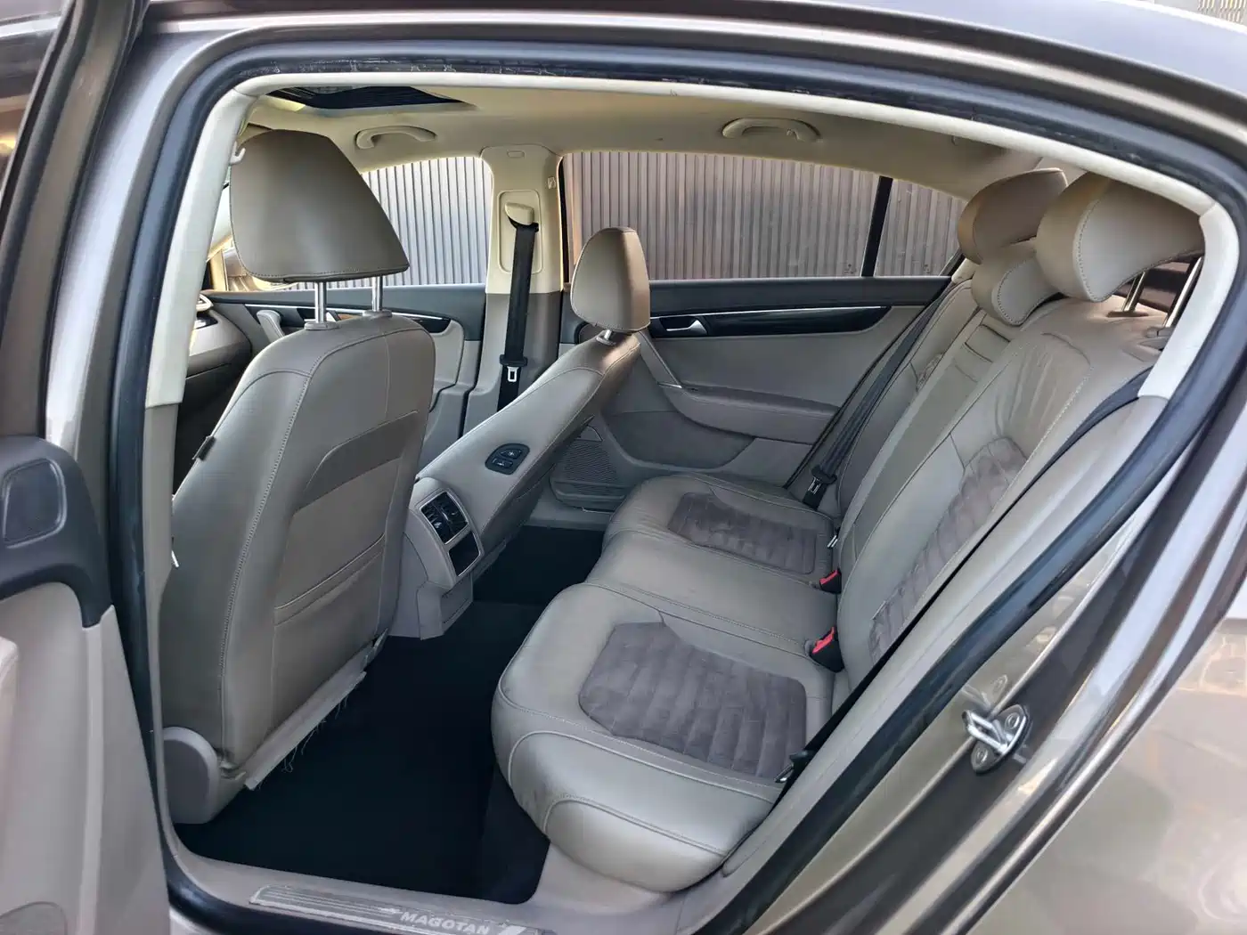 Volkswagen Magotan 2015 1.8TSI Premium фото 8