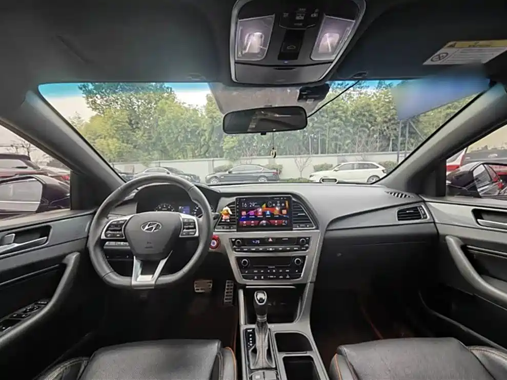 Hyundai Sonata 2015 1.6T GLS Smart фото 16