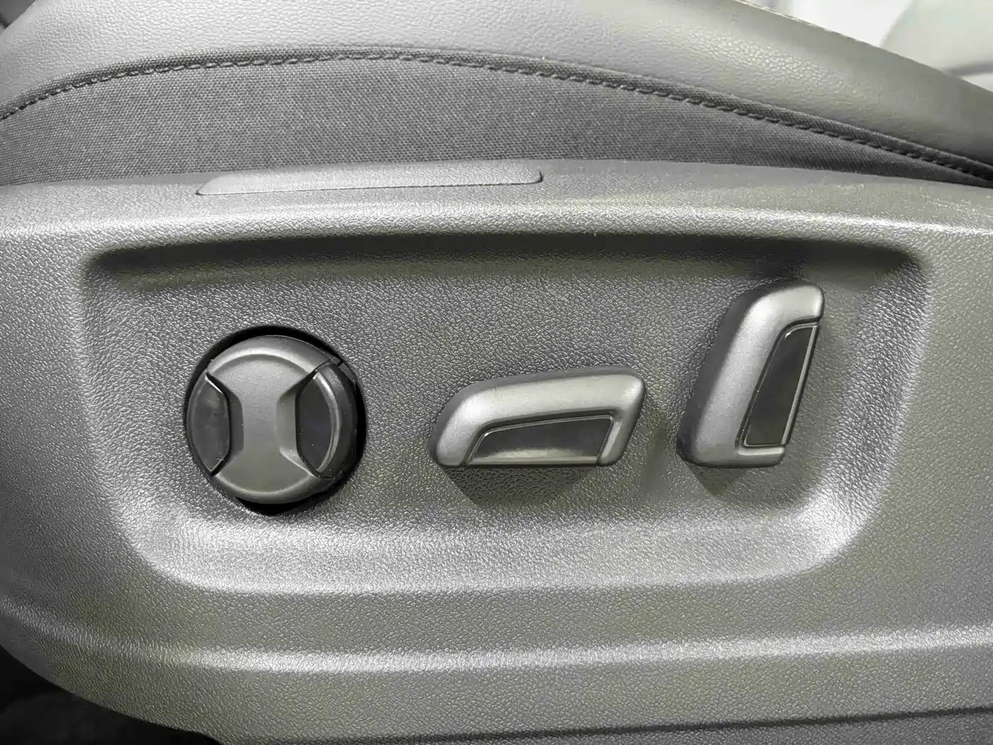 Volkswagen Tharu 2022 280TSI FWD Luxury Edition фото 12
