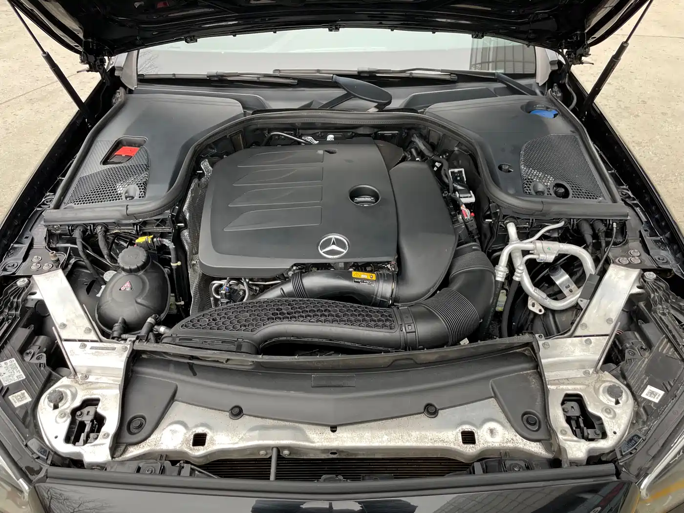 MERCEDES-BENZ E-CLASS