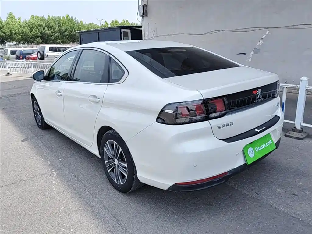 Peugeot 308 2016 1.6L Automatic Luxury фото 5