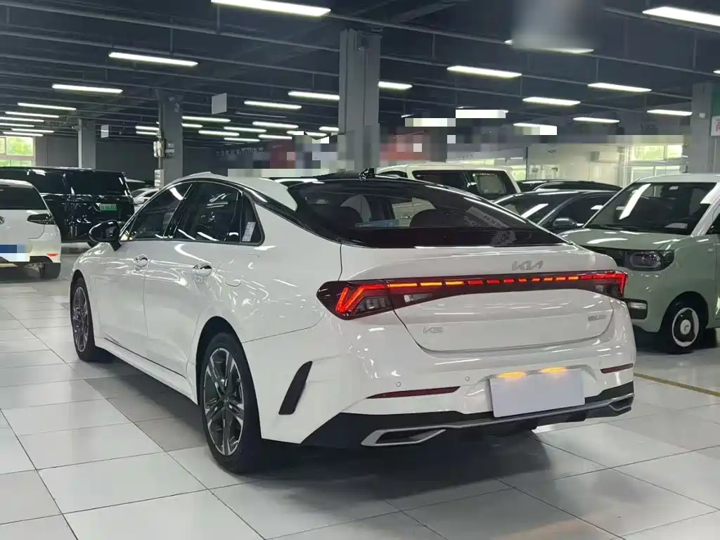 2025 Kia K5