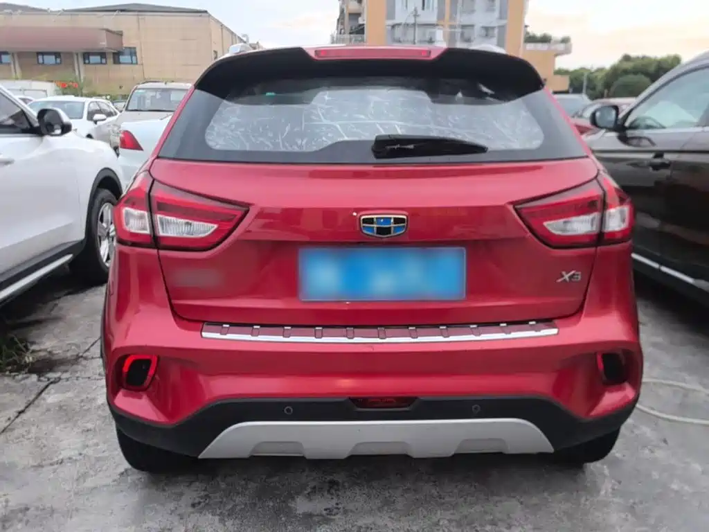 Фото 6 - Geely Vision X3