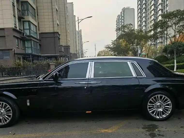 Фото 5 - Rolls-Royce Phantom