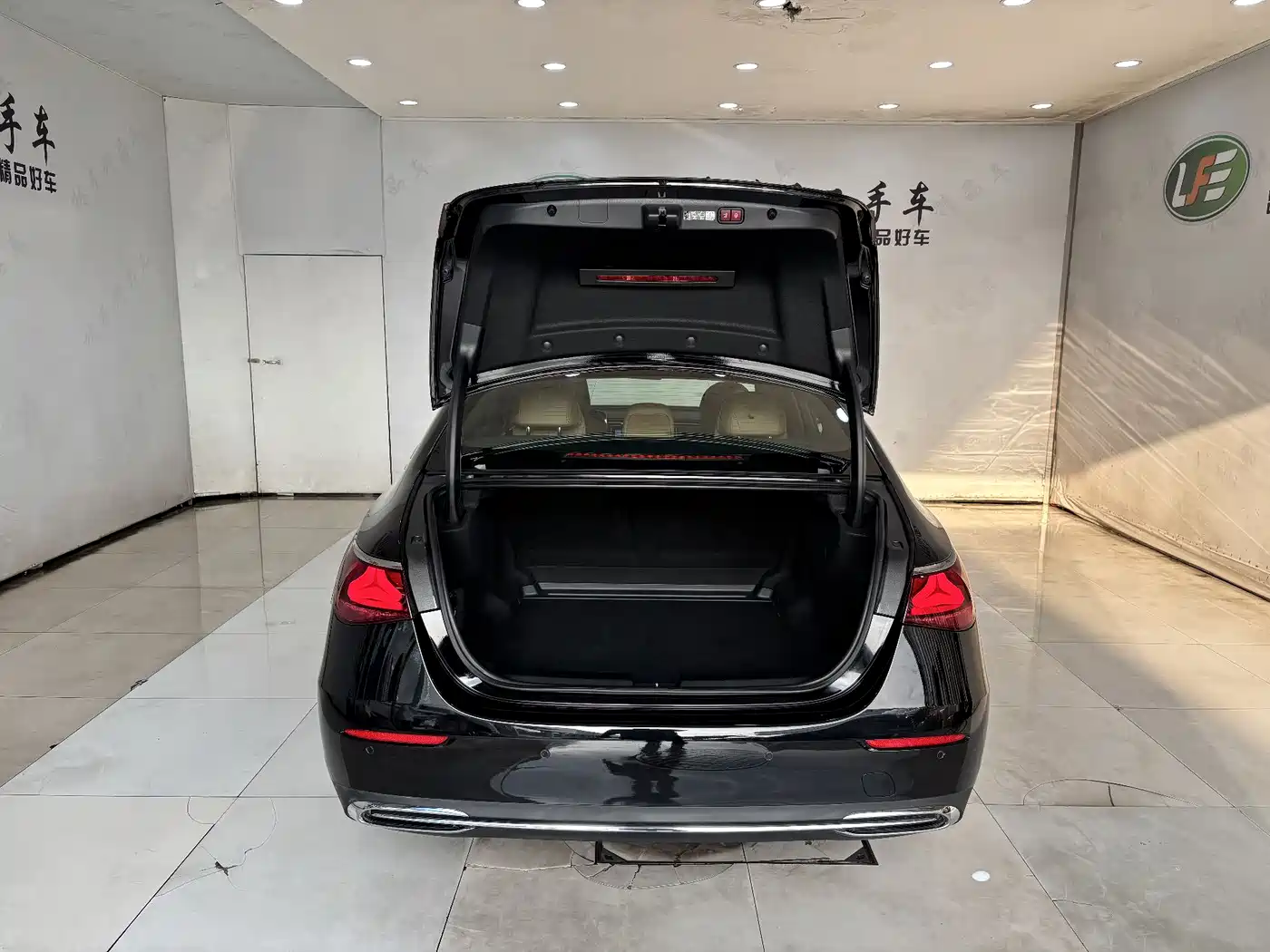 Mercedes-Benz E-Class 2025 E 300 L Fashion фото 28