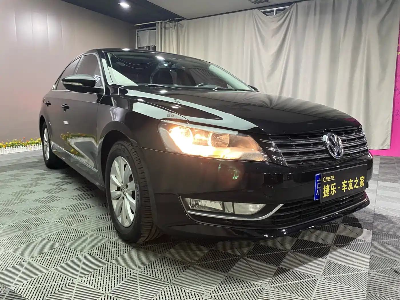 Volkswagen Passat 2014 1.8TSI DSG Luxury Edition фото 3