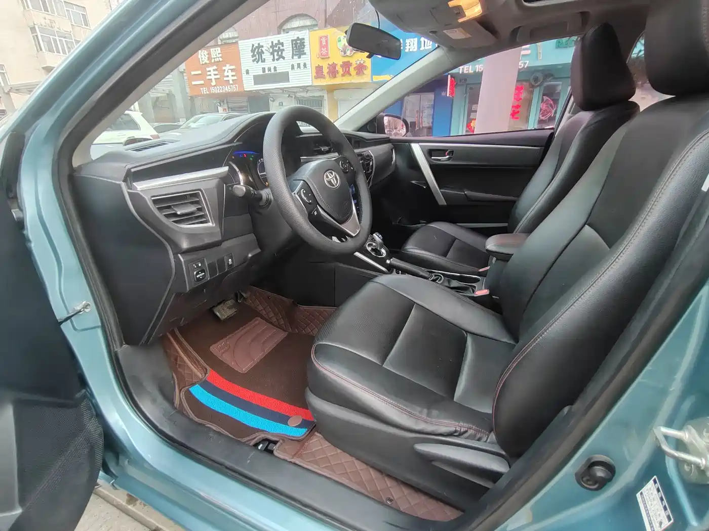 Toyota Corolla 2016 Hybrid 1.8L E-CVT Leading Edition фото 7