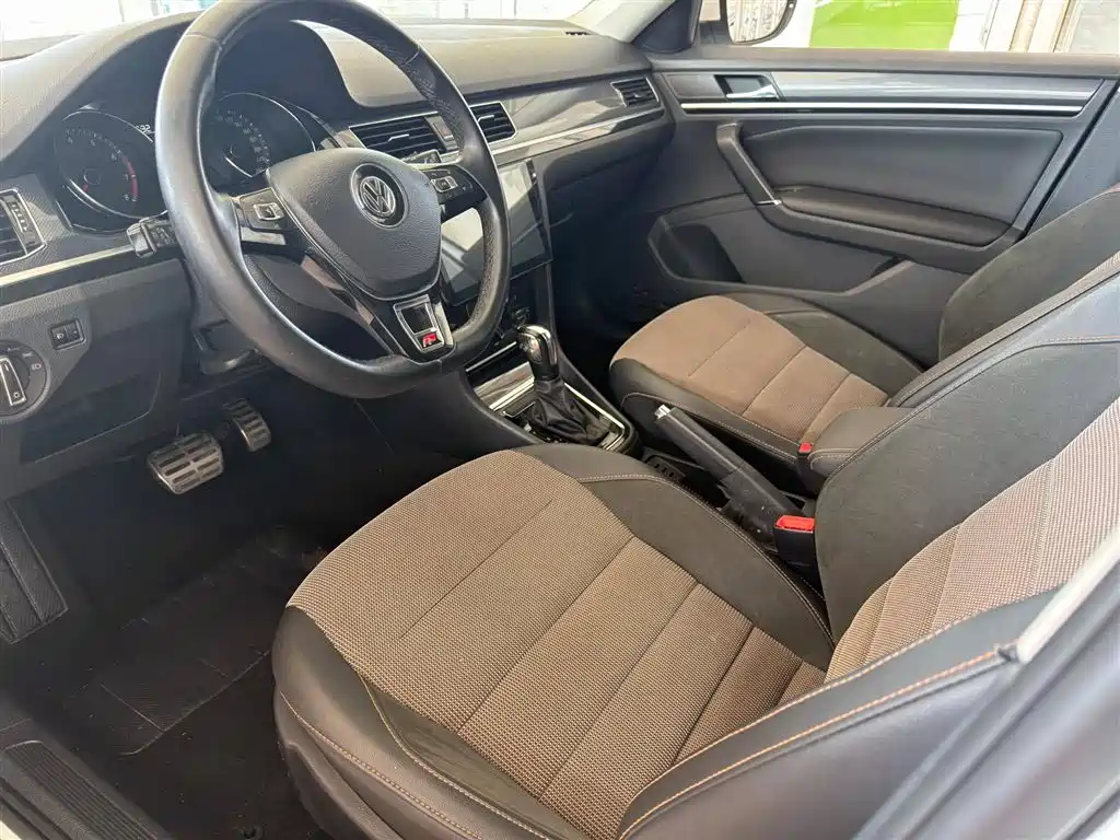 Volkswagen C-TREK 2018 1.5L Auto Fashion Edition фото 6