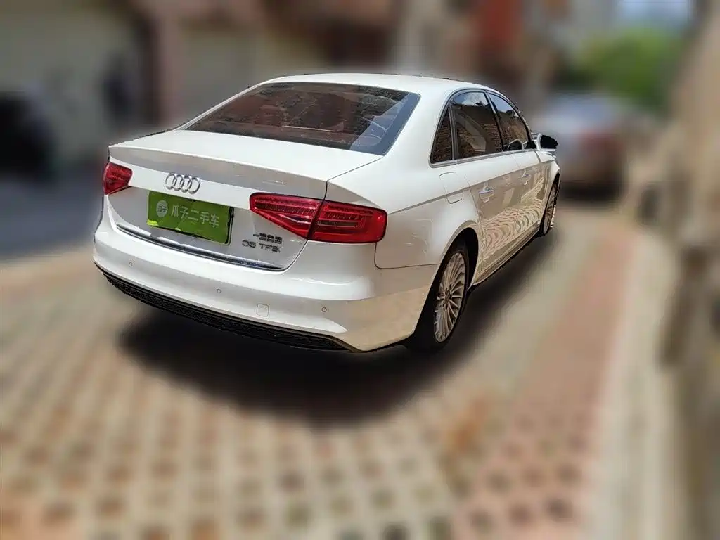 Audi A4L 2016 35 TFSI Automatic Comfort фото 5