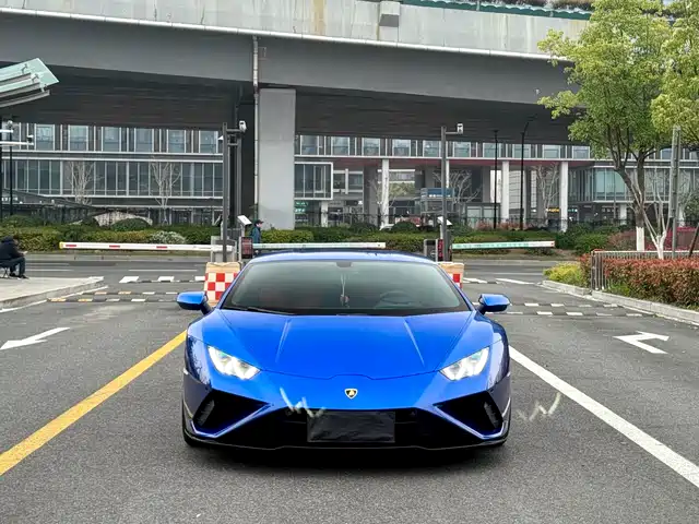LAMBORGHINI HURACÁN