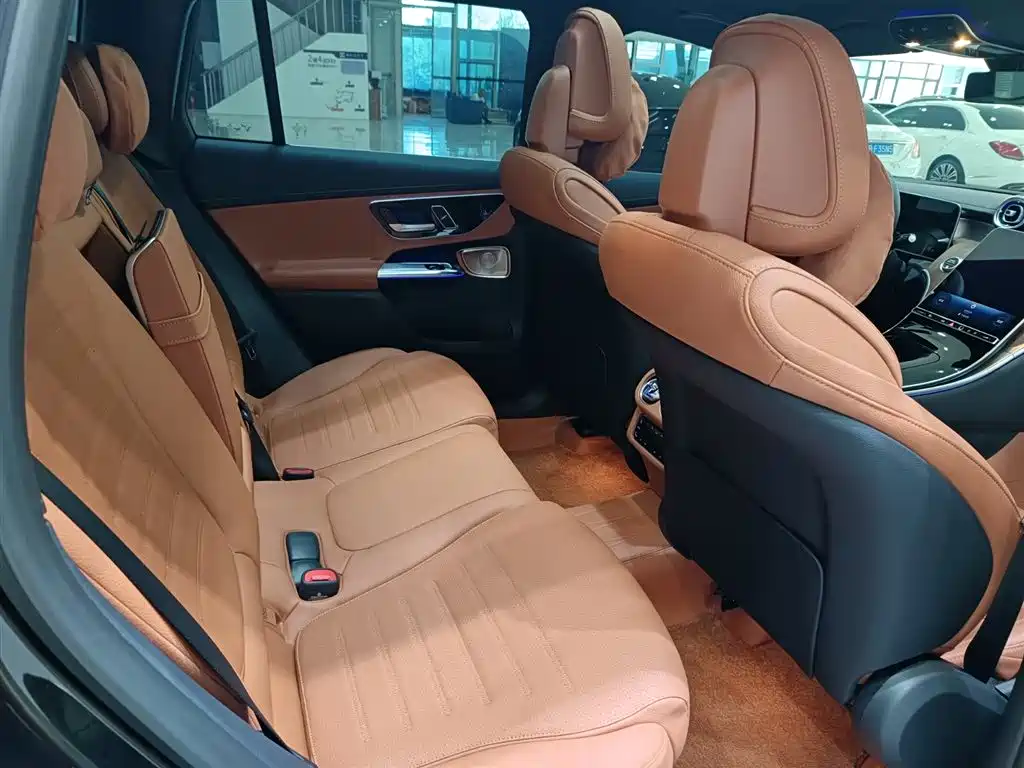MERCEDES-BENZ GLC