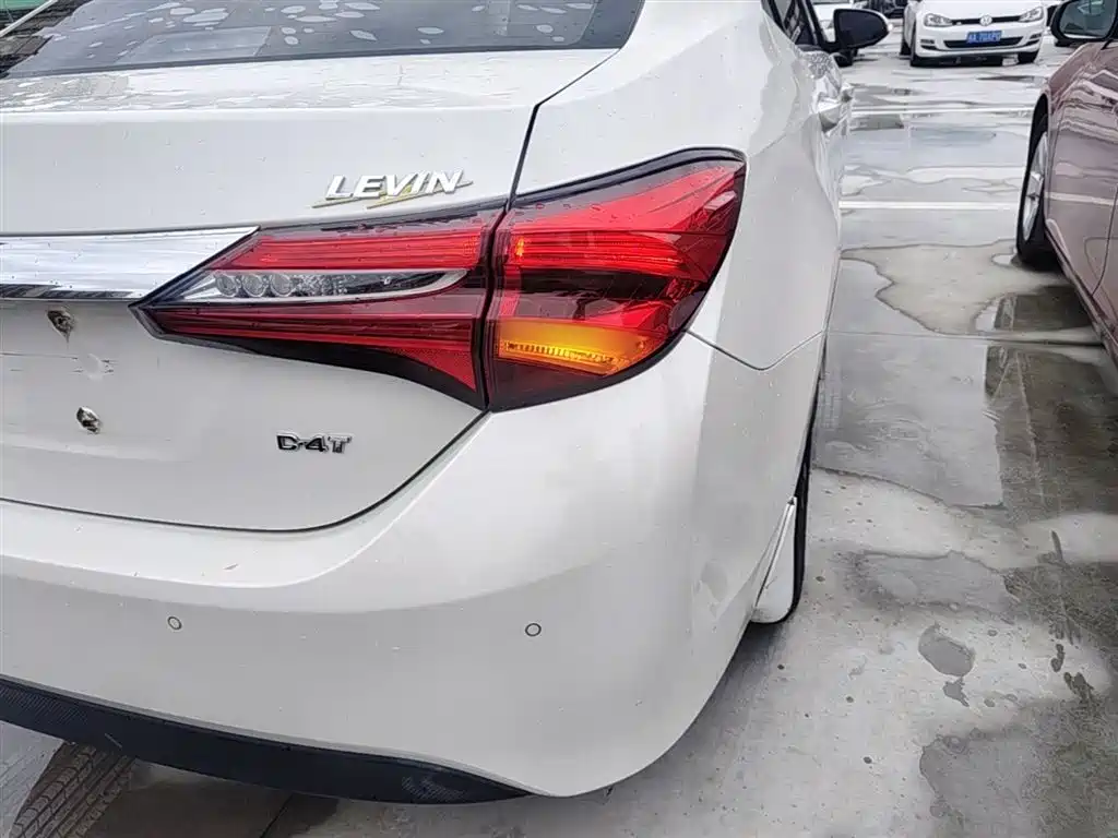 Toyota Levin 2017 Facelift 185T CVT Elite (China V) фото 8