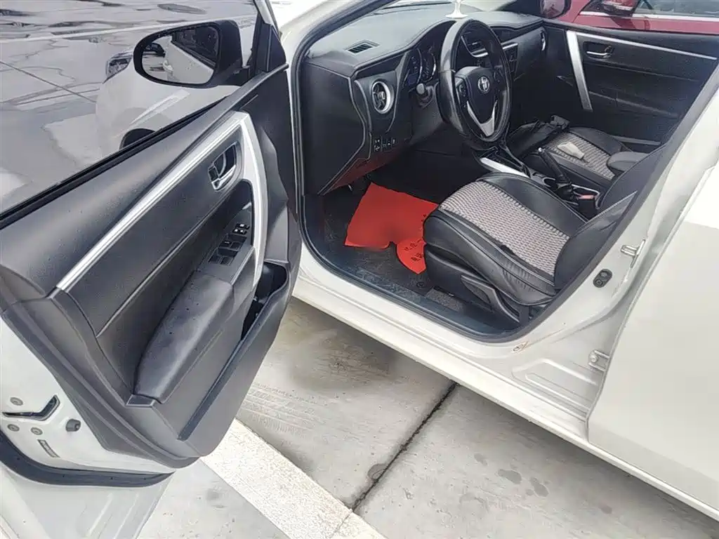 Toyota Levin 2017 Facelift 185T CVT Elite (China V) фото 16
