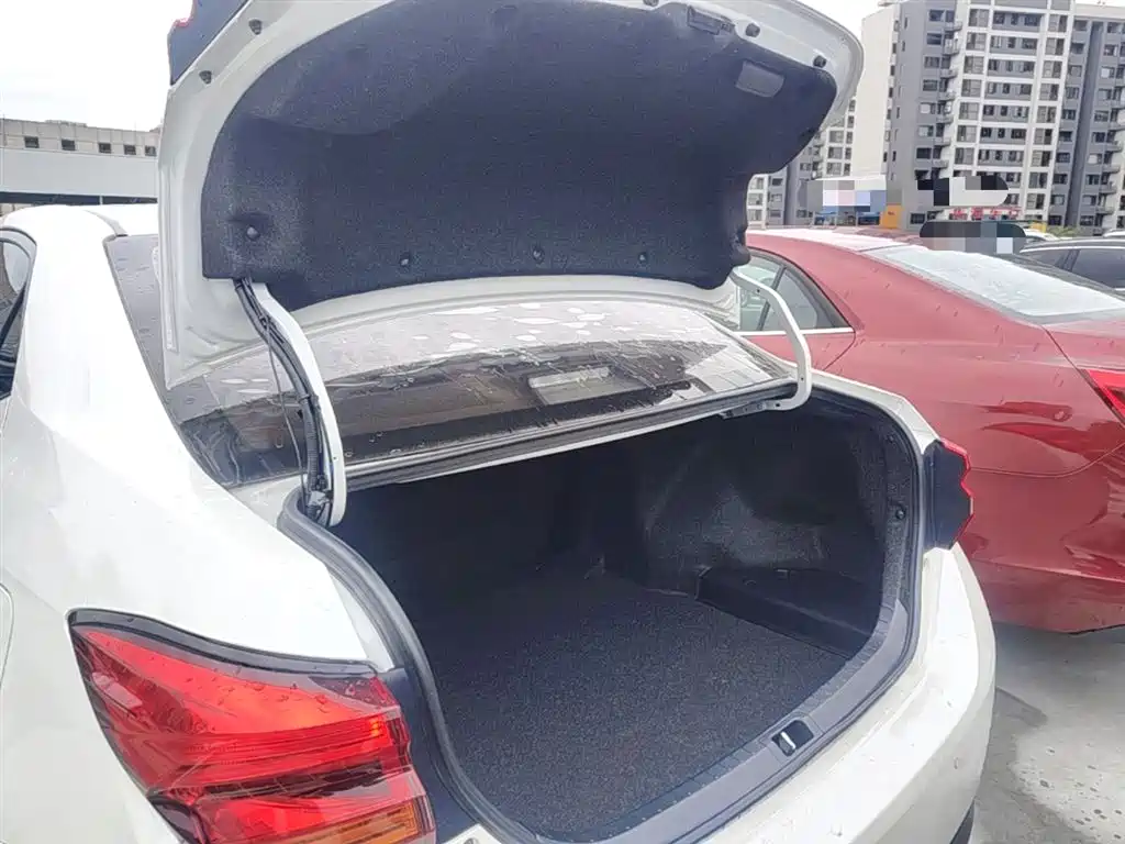 Toyota Levin 2017 Facelift 185T CVT Elite (China V) фото 19