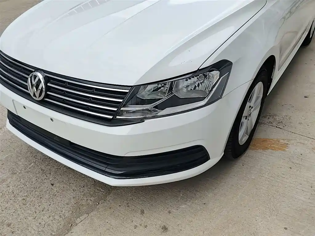Volkswagen Lavida 2015 1.6L Automatic Trend Edition фото 24